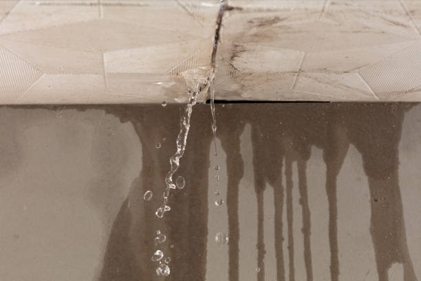 Professional Flood Damage Cleanup technician working in Markham, VA